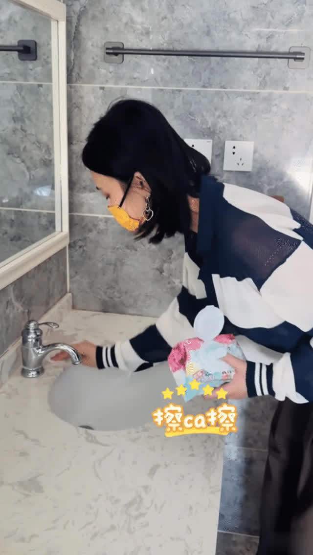 3岁女儿大哭不愿搬到老小区水泥房j9国际李亚鹏妻子自曝没钱了！(图4)