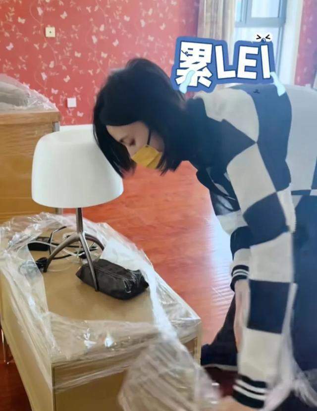 3岁女儿大哭不愿搬到老小区水泥房j9国际李亚鹏妻子自曝没钱了！(图11)