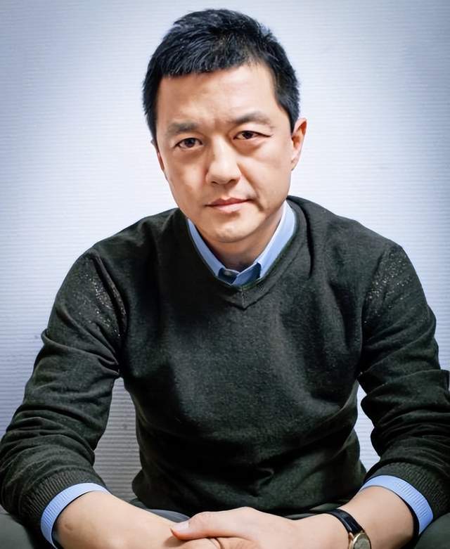 3岁女儿大哭不愿搬到老小区水泥房j9国际李亚鹏妻子自曝没钱了！(图14)