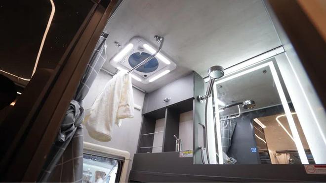 间超豪华的览众房车5月16亮相成都展九游会j9登录颠覆皮卡房车认知大空