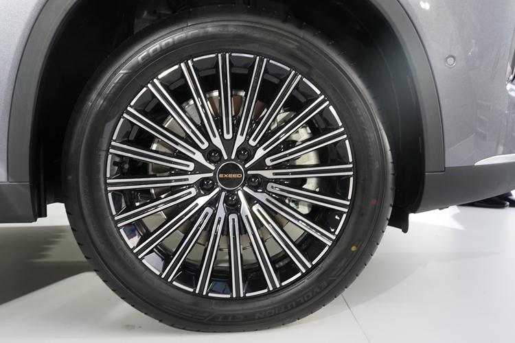 型配置盘点：激光雷达版最为领先九游会·j9网站星途ET5车(图15)