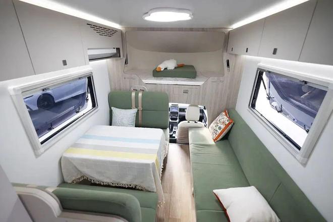 税！9月19亮相成都房车展这才是人民需要的五菱房车j9九游真人游戏第一平台不到20万上绿牌还免购置(图6)